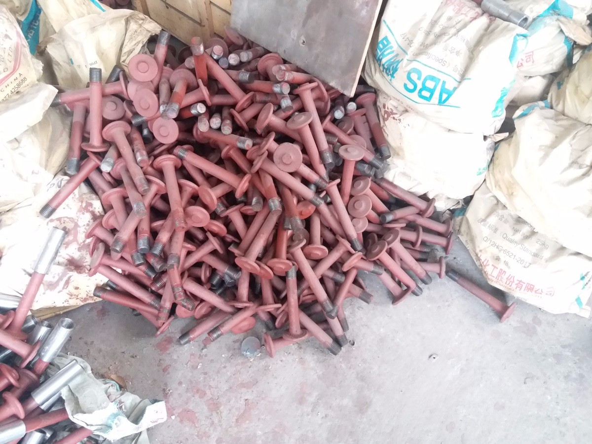 預埋件（金屬配件）