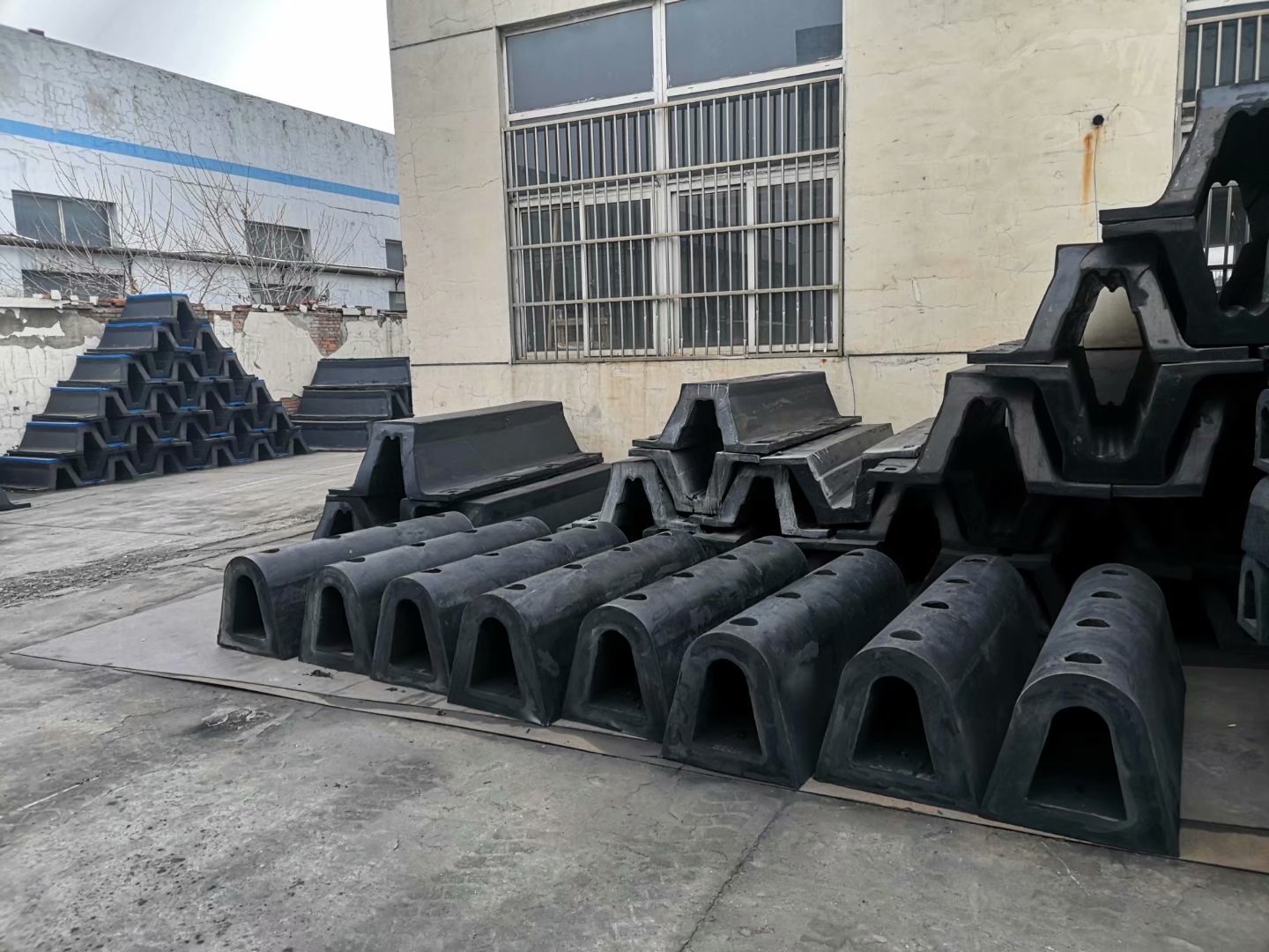 D型橡膠護(hù)舷