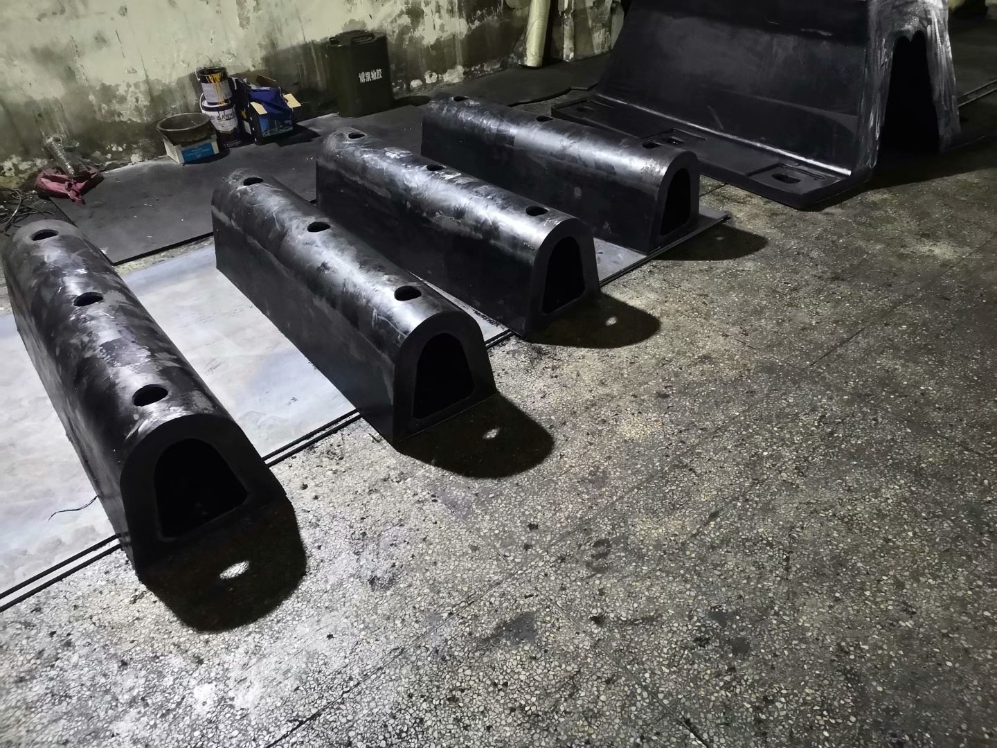 D型橡膠護(hù)舷