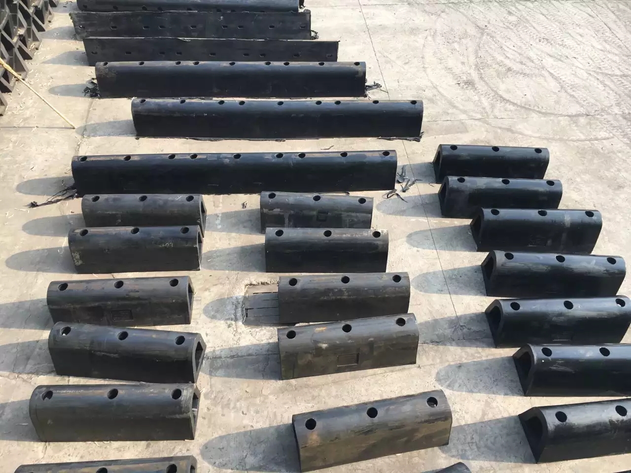 D型橡膠護(hù)舷